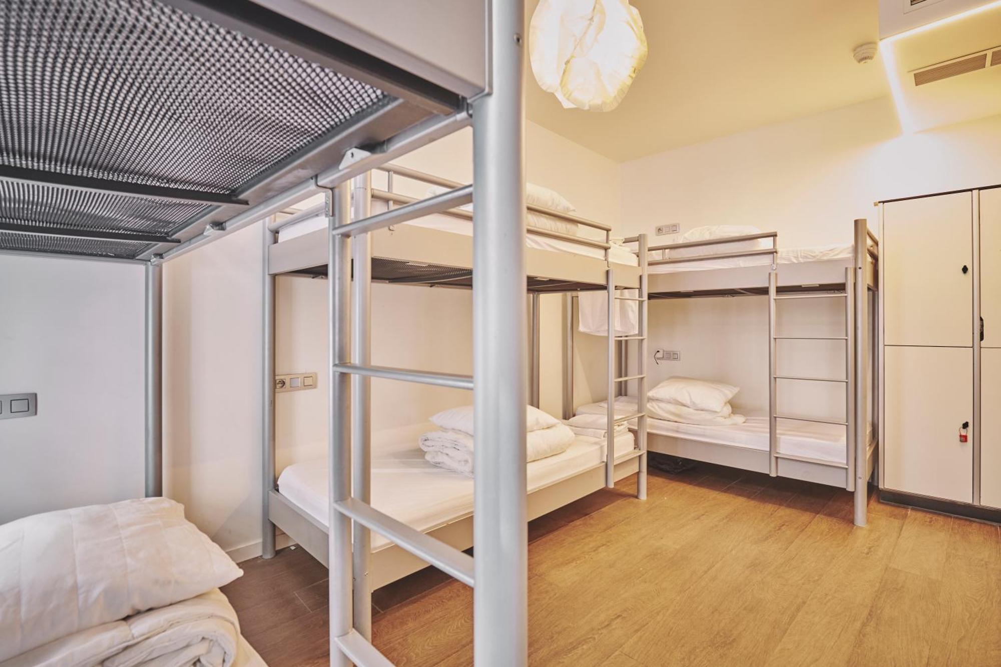 Bed 6-Bed Mixed Dormitory Room